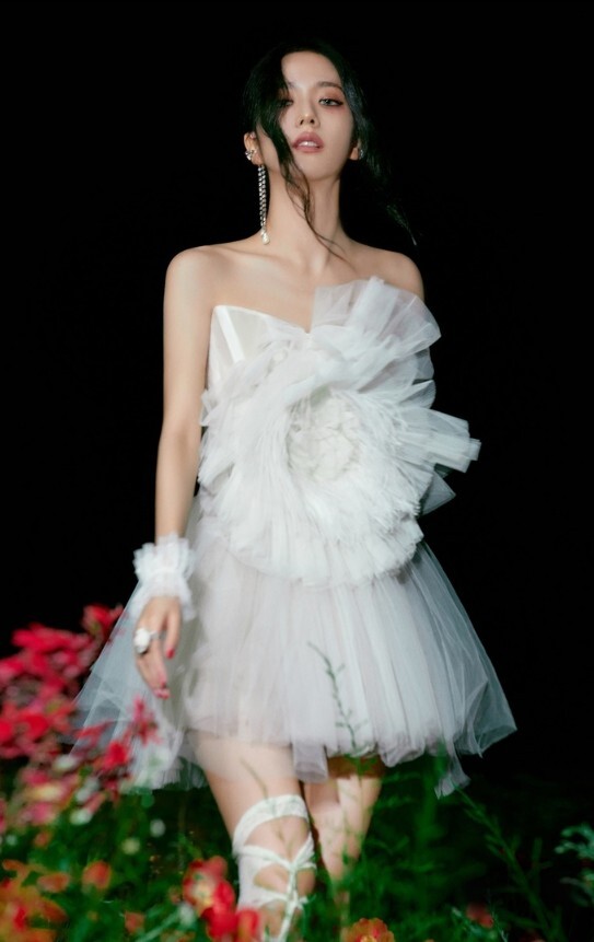 <b>블랙핑크</b> 지수, <b>친오빠와</b> '가족 <b>엔터사</b>' 차린다