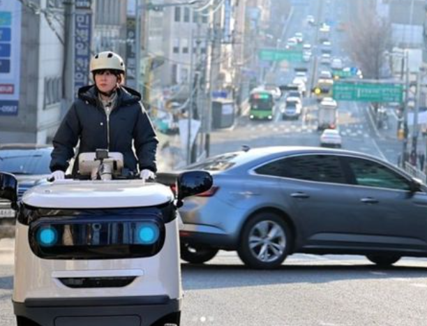 ‘<b>연기</b> 중단’ 최강희, 요구르트 <b>매니저</b> 됐다… “춥지만 보람 있어”