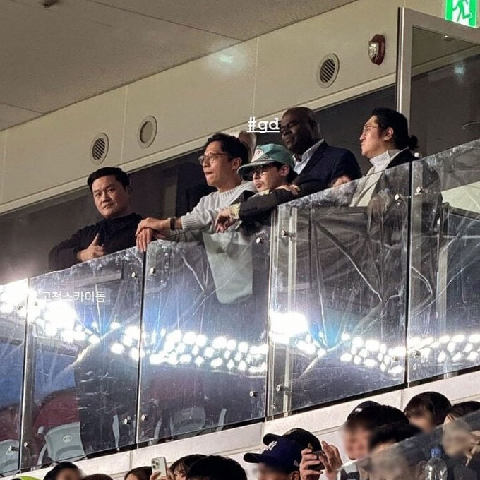VIP석에 뜬 지드래곤·<b>박찬호</b>…‘MLB <b>서울시리즈</b>’ 함께 관람