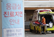 “의대 증원 잘된 일” 56% “정부 공백 대응 잘못” 64%…당위와 불안 혼재 [갤럽]