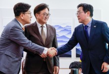 정권교체 53.9% vs 정권연장 40.4% [리얼미터]