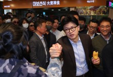 한동훈 연이어 ‘尹 출당’ 요구…“극단주의자 멀리해야”