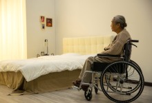 여성 10명중 2명 “늙으면 남편이 나를 돌볼 것”…남성은?