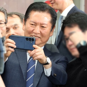 왜 ‘영포티’의 68%는 지방선거에서 민주당을 지지한다고 할까