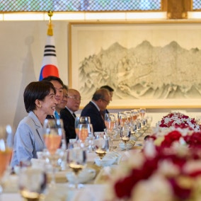 다카이치 “술 마시는 것 고민”… 李대통령 “하루 더 머물도록 해볼까요”