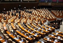 40시간째 '방송4법' 필리버스터... 與 반대, 野 강행 도돌이표