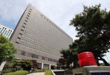 검찰, OLED 기술 중국에 유출한 LG디스플레이 전직 직원 3명 기소