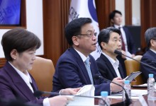 최상목 “늘봄학교에 ‘대면 인계, 동행 귀가’ 원칙 적용할 것”