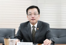 최상목 권한대행 “트럼프와 소통 원한다, 美와 균형잡힌 상호이익관계 추구할 것”