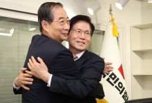 김문수·한덕수 회동…金 “선대위원장 맡아달라” 韓 “논의해보자”