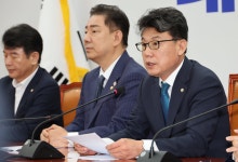 與 “부동산 세금, 당장은 안 건드린다”