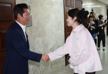 정청래 “강선우 든든한 울타리 되겠다”…주진우 “국민과 싸우자는 것”