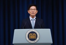 [속보]尹, 고용부 장관에 김문수 지명…"노사정 행복한 나라 만들 것"