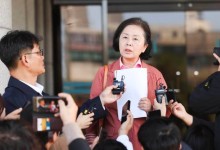 檢 출석한 김영선 "여론조사∙공천 무관…강혜경이 파놓은 함정"