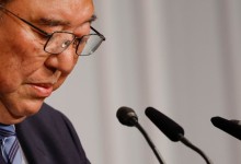 아베는 트럼프와 '골프외교'…골프 안 치는 이시바가 불안한 일본