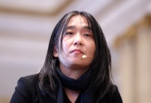 한강 "비상계엄 때 거리 나선 시민들, 반복돼선 안 됐기 때문"