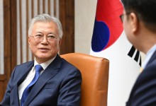 "대통령비서실, 문다혜 부부 소득 직접 관리"…文 공소장 보니