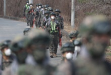 軍병력, 6년새 56만→45만명대로 급감…사단급 17개 부대 해체∙통합
