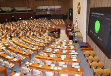 야, 국힘 퇴장 속 방송법 의결…‘방송 4법’ 절반 남았다