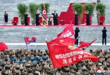 김정은, 수해복구 파견 청년들에 “건설대전 마치고 건강하게 돌아오라”