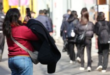 낮 최고 13도, 나들이 갈까?…마스크는 챙기는 게 좋겠어