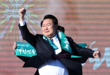 유승민, 주먹 불끈 윤석열 ‘석방 자축’에 실소…“자중했어야”