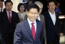 국힘 “65살 이상 버스 무료·간병 가족에 월 50만원”…노인 공약 발표