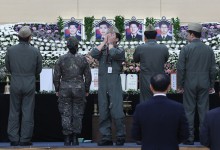 포항 초계기 사고 합동분향 이틀째…“다시는 이런일 없게”