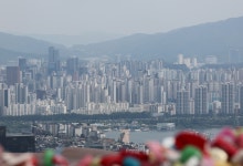 부동산 불장에…대출 먼저 죄고 규제지역 확대도 검토