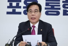‘윤 어게인’ 주장 토론회 간 송언석 “당과 전혀 관련 없는 얘기”