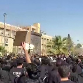 이란 시위 재점화…대학생들 “독재자 하메네이에 죽음을” 행진