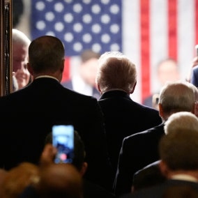 “몽유병자처럼 전쟁 앞으로”…트럼프 이란에 초강경론만 외치다 자승자박