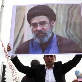 이란 매체 “차기 최고지도자 선출…이름은 안 밝혀”