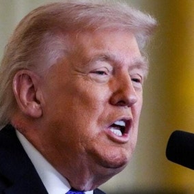 트럼프 ‘이란 석유 수출 터미널 있는 하르그섬 파괴’