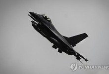 "서방 지원한 우크라 F-16 전투기 추락…최고 파일럿 숨졌다"