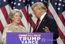 주미대사관, 트럼프 비서실장 내정자 일했던 로비업체 계약
