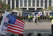 尹 탄핵선고일 총기 출고 금지 검토…재판관 테러모의 첩보 추적