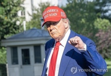 트럼프 "이란을 위대하게 못하는 정권 왜 교체 없겠나"