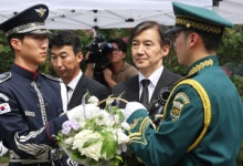 조국, 특별사면 6일만 복당… “실질적 변화 제시”[人사이더]