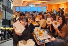 맘스터치 '日 시부야점', 누적 방문객 70만명 돌파