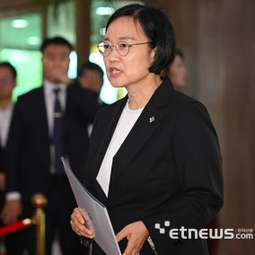 韓총리, 취임 첫 행보는 AI 챙기기…“혁신 걸림돌 없앨 것”