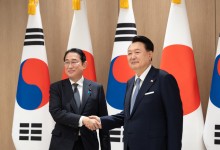 “셔틀외교 복원” VS “호구 외교”···한·일 정상회담에 정치권 엇갈린 반응
