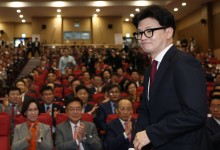 ‘명태균 방지법’에 수사 의뢰도 만지작···가속페달 밟는 한동훈 지도부