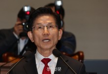 [속보]김문수, 국힘 대선 후보 등록···“당원투표 기적, 한덕수 보기로 해”