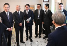“이재명 대통령 자서전 읽어봤다”는 이재용···대통령과 총수들 ‘도시락 미팅’