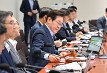 [속보]이 대통령 “내년 예산안은 신기술 주도 산업 혁신·수출 의존형 경제 개선 위한 마중물”