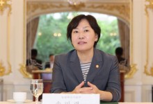 농식품부 장관, 식품업계에 '설탕·밀가루' 등 가격인하 협조 요청