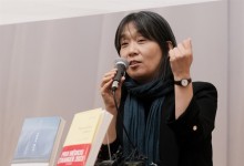 한강이 겪은 황당한 일... 노벨문학상이 한국사회에 준 교훈