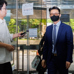 김건희에 그라프 목걸이 건넨 통일교 간부, 항소심서 형량 늘어