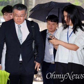 구속된 유병호, 억대 연봉 받는다니